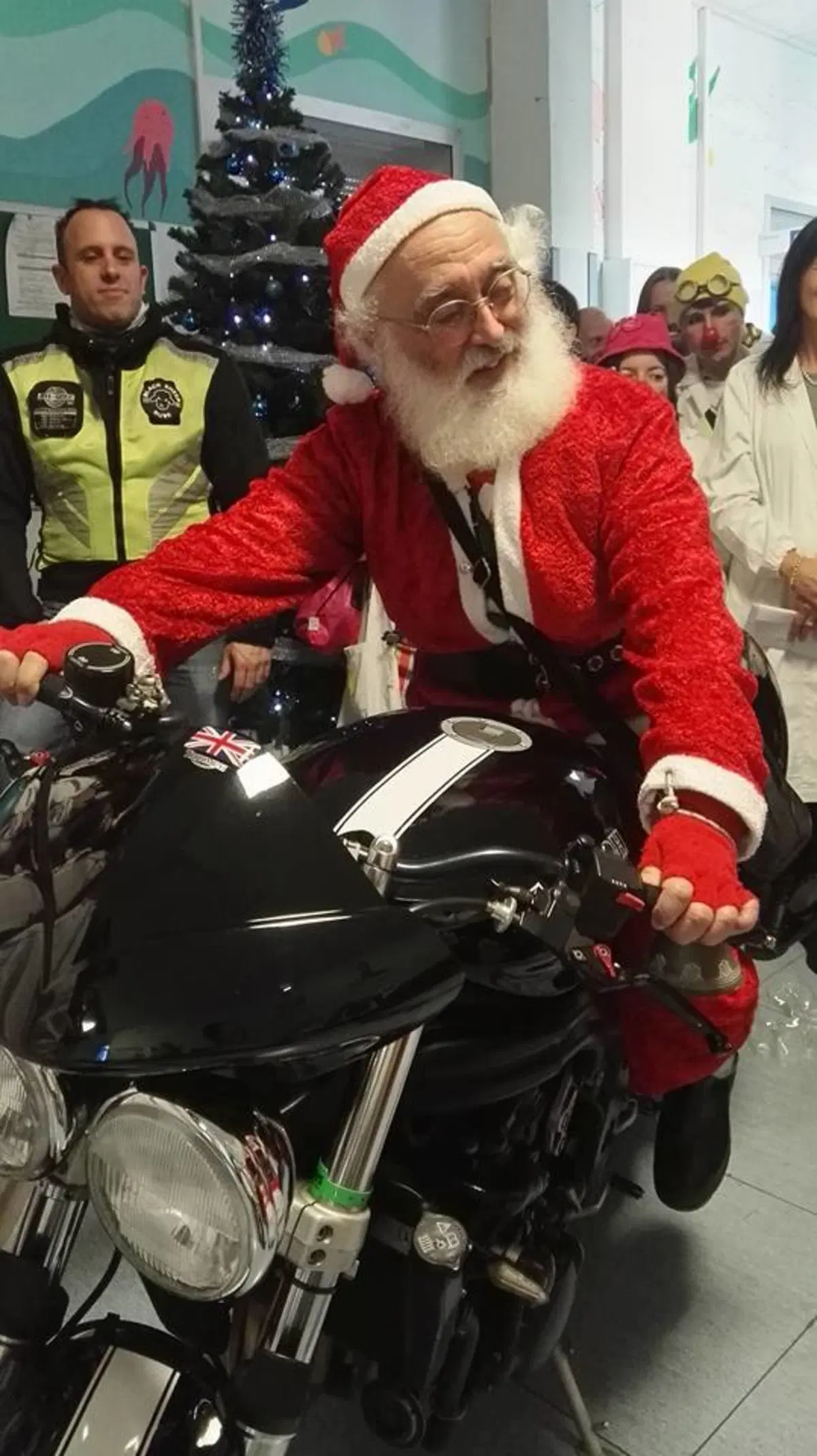 Ridolina porta le moto negli ospedali di Lucca e Pisa  (16)