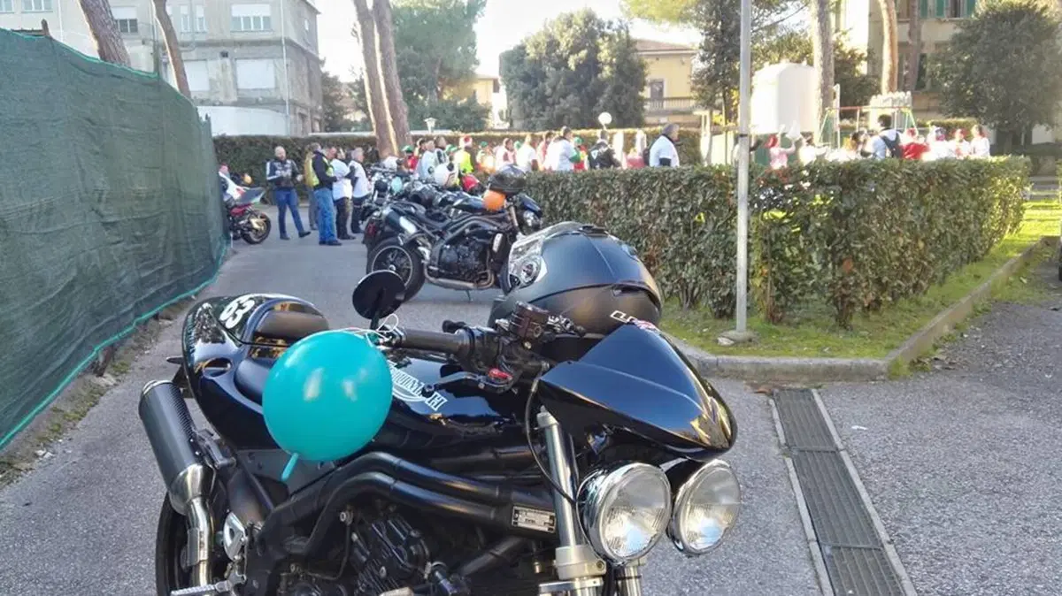 Ridolina porta le moto negli ospedali di Lucca e Pisa  (25)