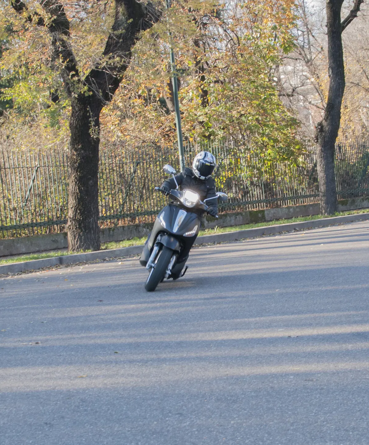 Piaggio Beverly 300 by Police (7)