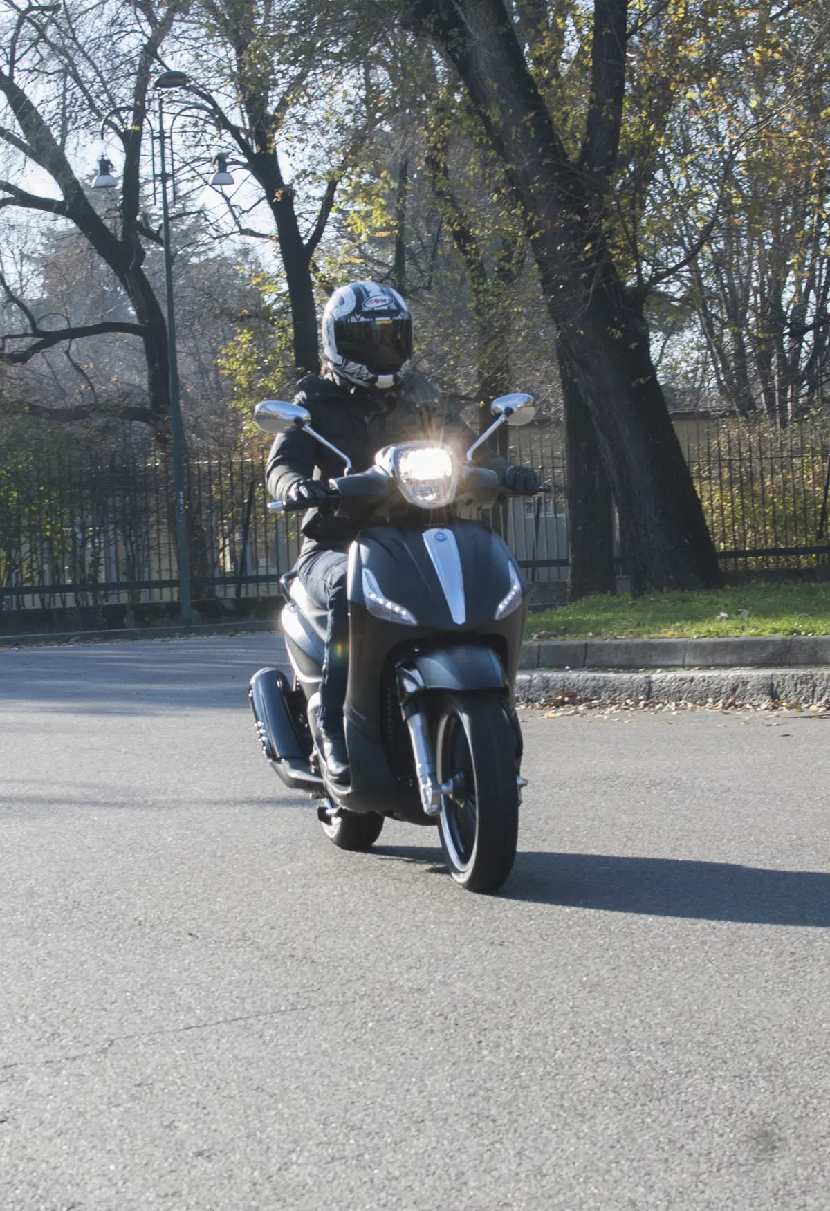 Piaggio Beverly 300 by Police (8)