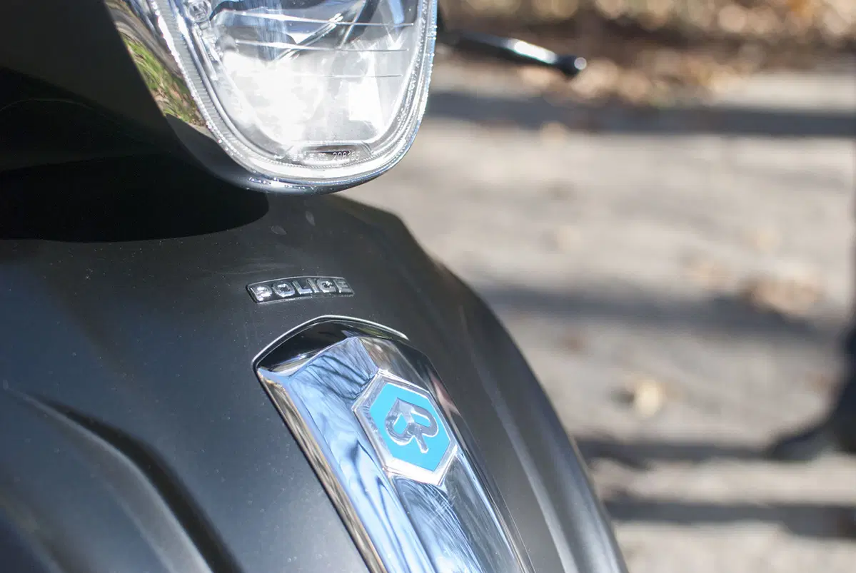 Piaggio Beverly 300 by Police (13)