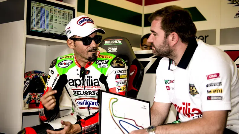 SBK 2015. Biaggi: "Vedere i miei avversari dalla pista &egrave; spettacolo puro&rdquo;