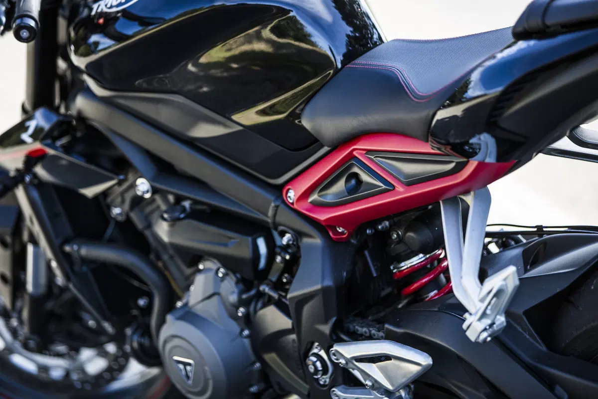Triumph Street Triple S, R ed RS 2017 (2)