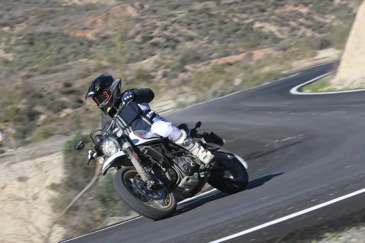 Ducati Scrambler Desert Sled. E allora giochiamo! (10)