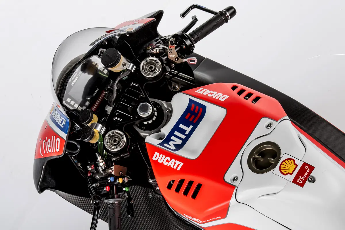 Gallery MotoGP. Tutte le foto ufficiali del team Ducati 2017 (31)
