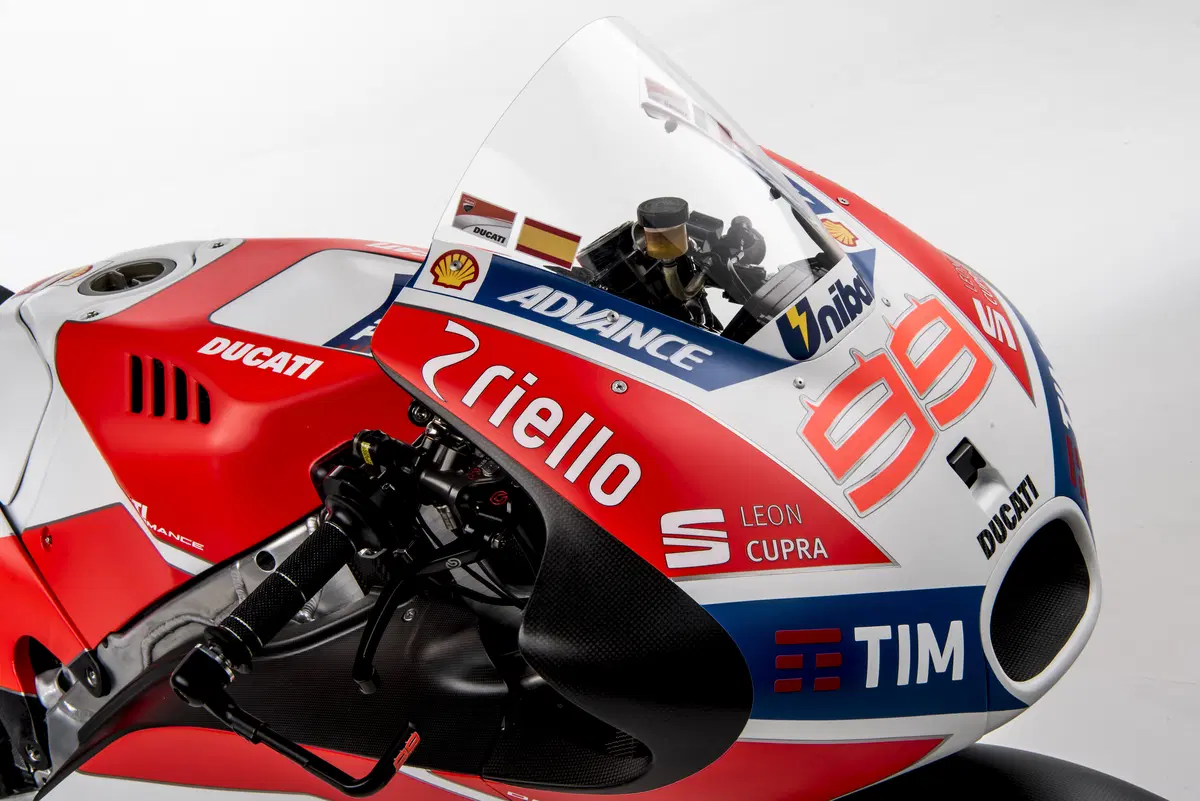 Gallery MotoGP. Tutte le foto ufficiali del team Ducati 2017 (36)