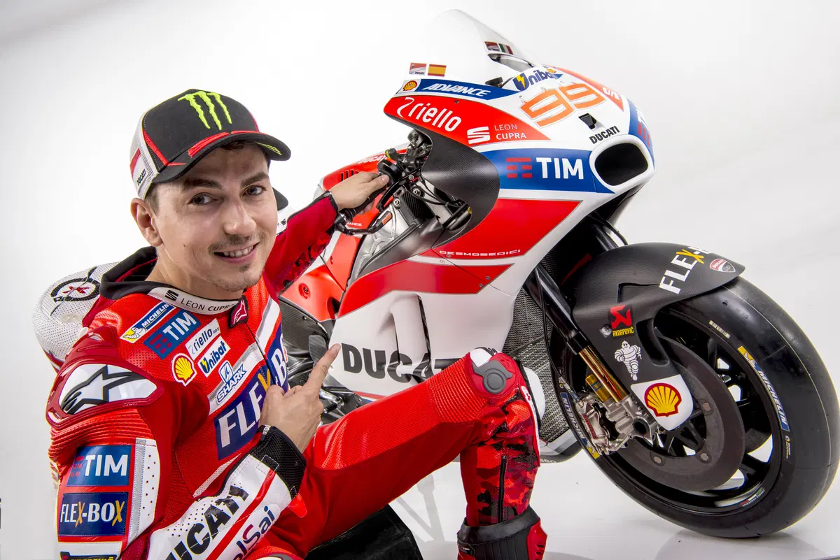 Gallery MotoGP. Tutte le foto ufficiali del team Ducati 2017 (43)