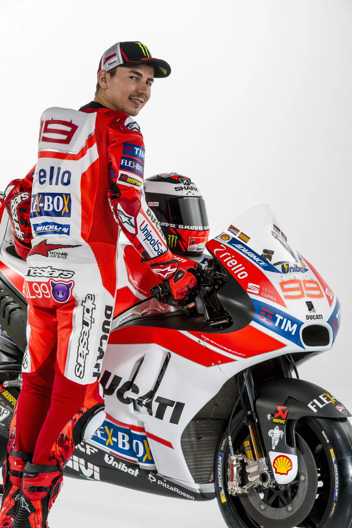 Gallery MotoGP. Tutte le foto ufficiali del team Ducati 2017 (45)