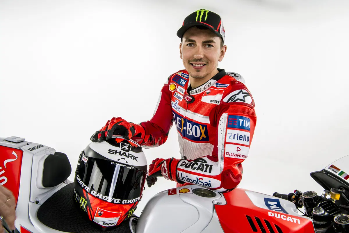Gallery MotoGP. Tutte le foto ufficiali del team Ducati 2017 (51)