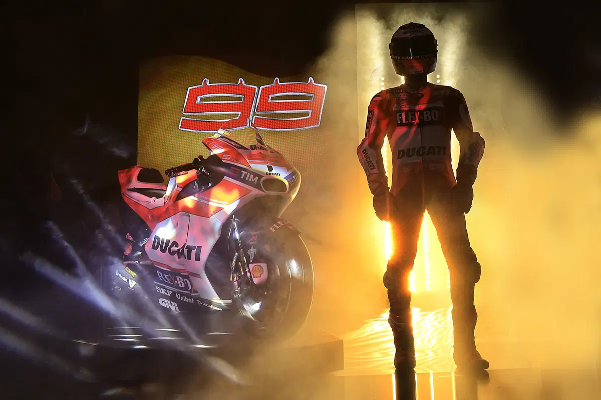 MotoGP. La presentazione del team Ducati 2017 con Lorenzo e Dovizioso (2)