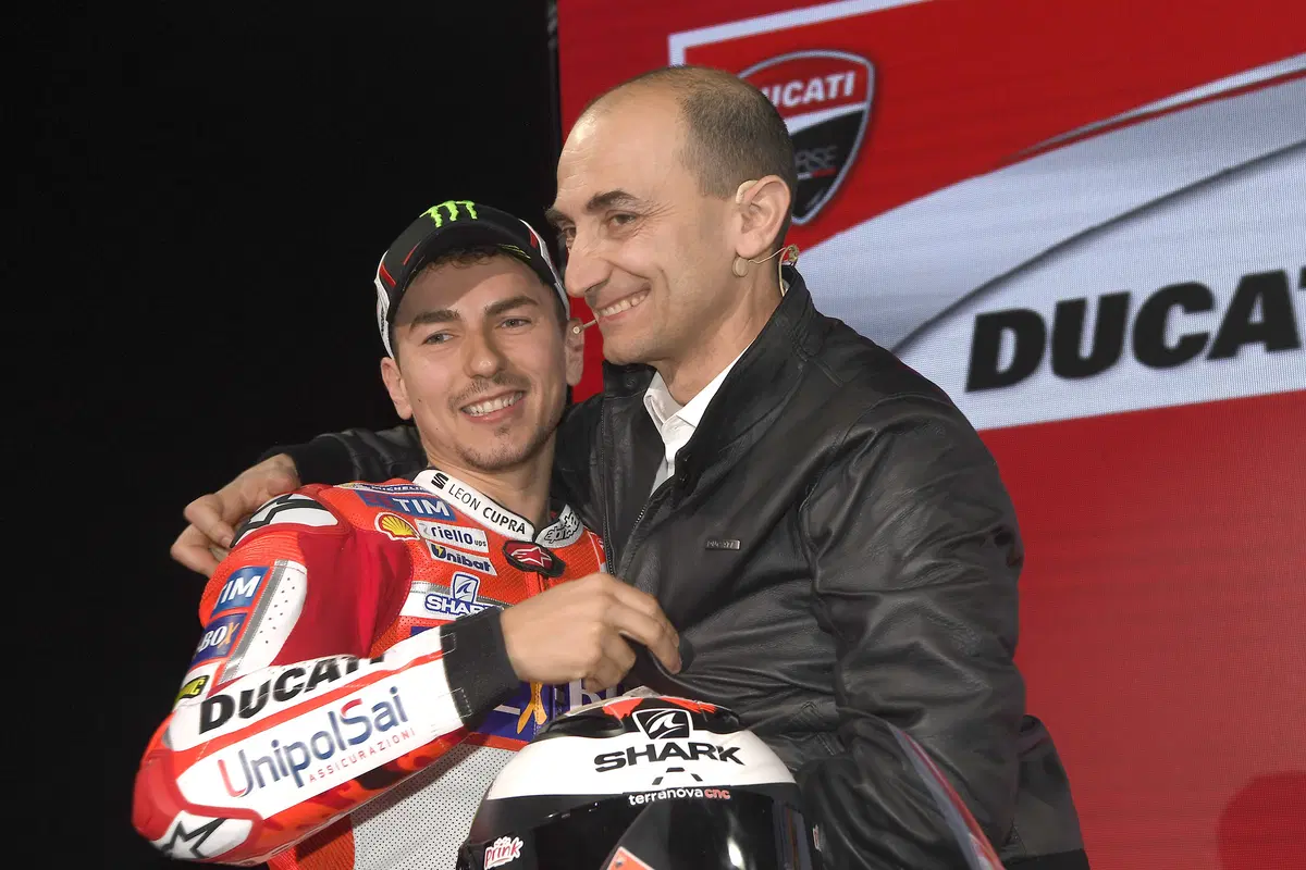 MotoGP. La presentazione del team Ducati 2017 con Lorenzo e Dovizioso (3)