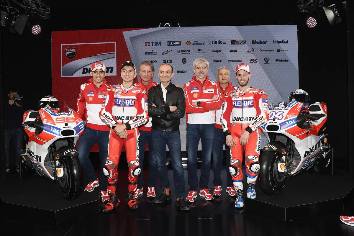 MotoGP. La presentazione del team Ducati 2017 con Lorenzo e Dovizioso (4)