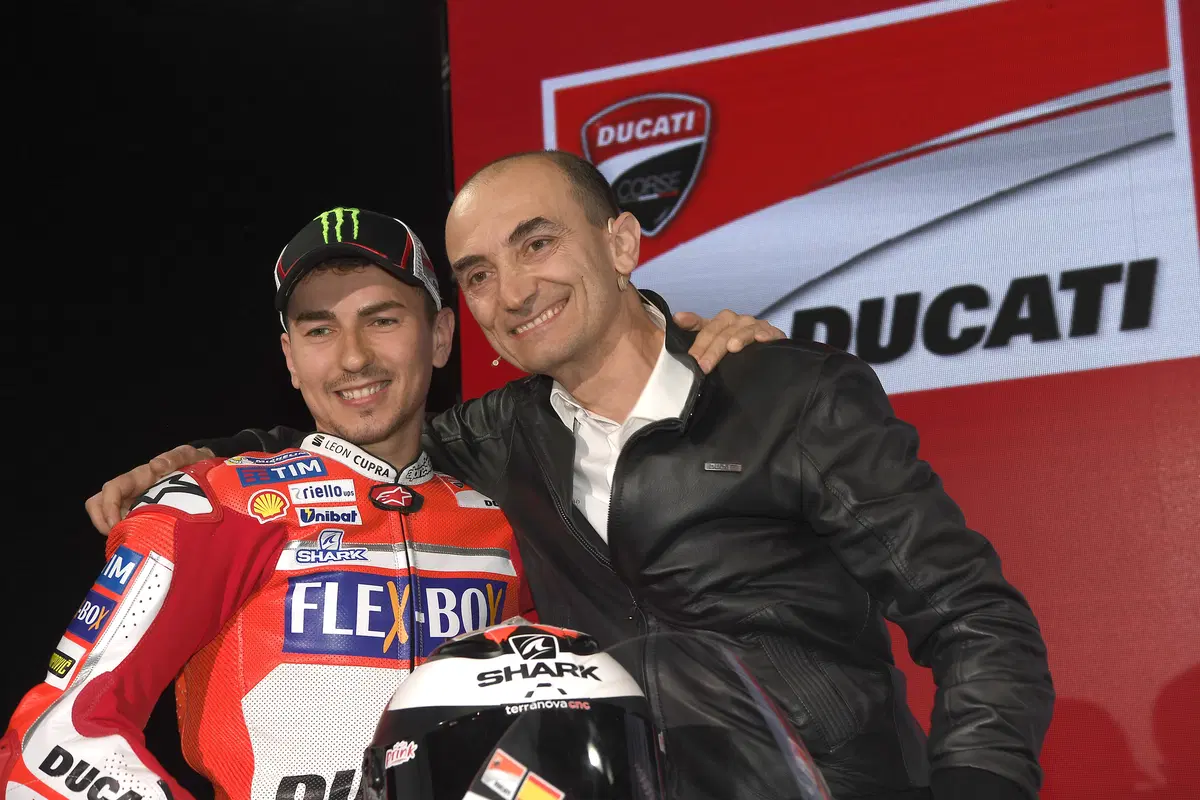 MotoGP. La presentazione del team Ducati 2017 con Lorenzo e Dovizioso (7)