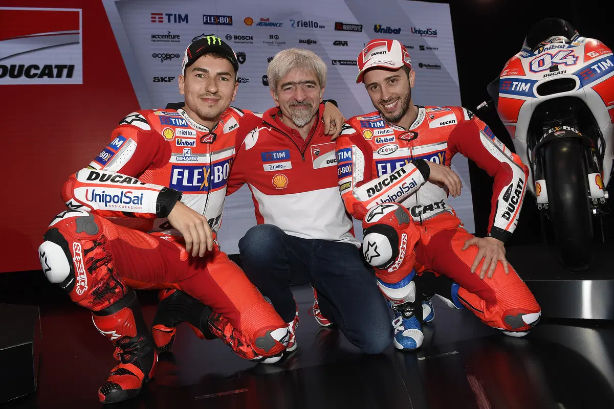 MotoGP. La presentazione del team Ducati 2017 con Lorenzo e Dovizioso (8)