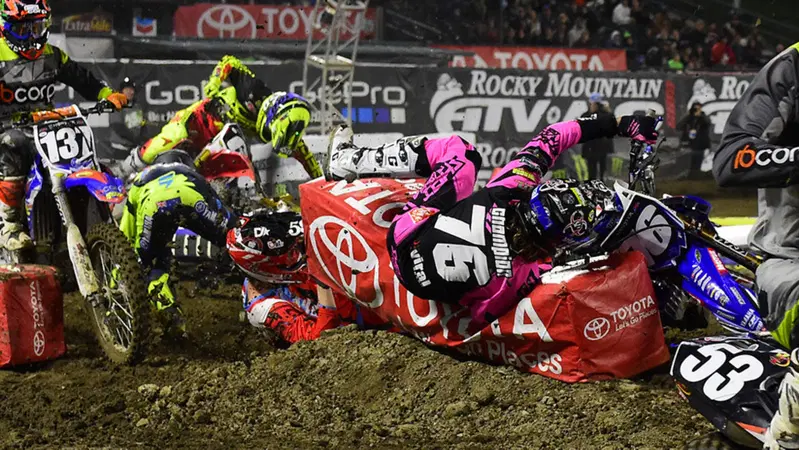 AMA Supercross, round 3: Le foto pi&ugrave; belle di Anaheim-II