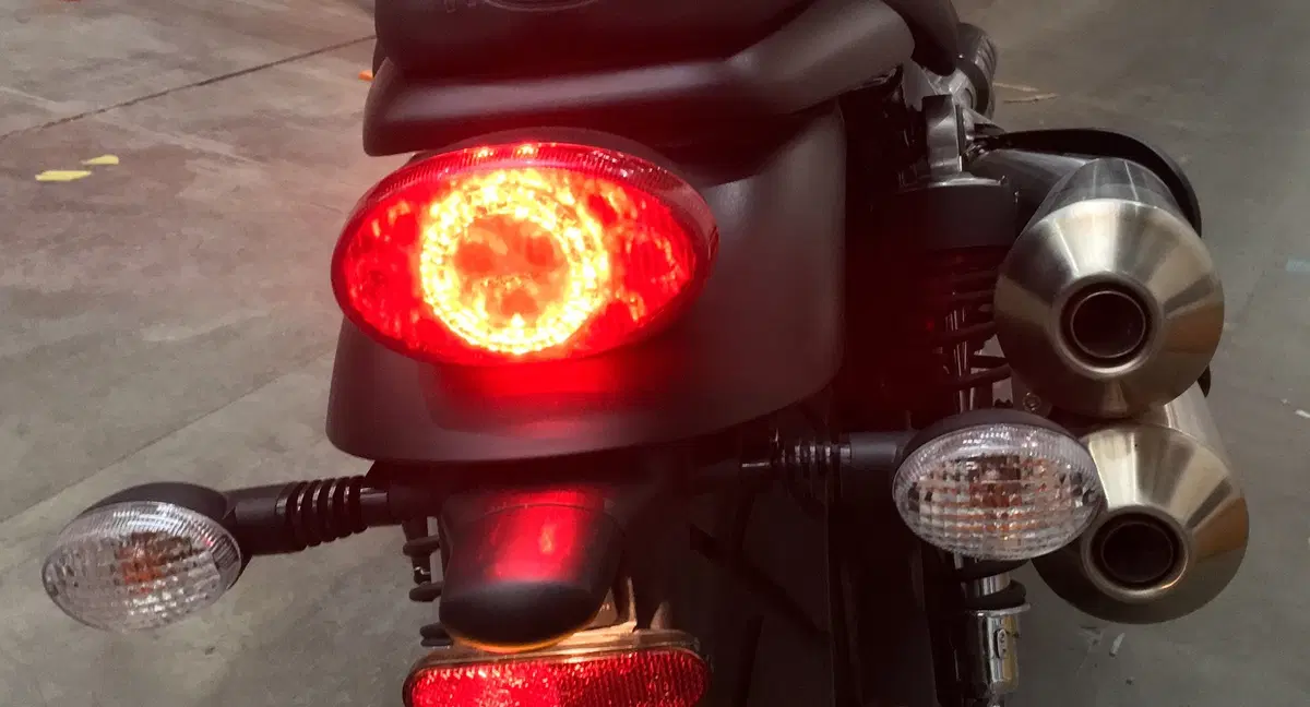 Triumph Bonneville Street Scrambler 2017 (4)