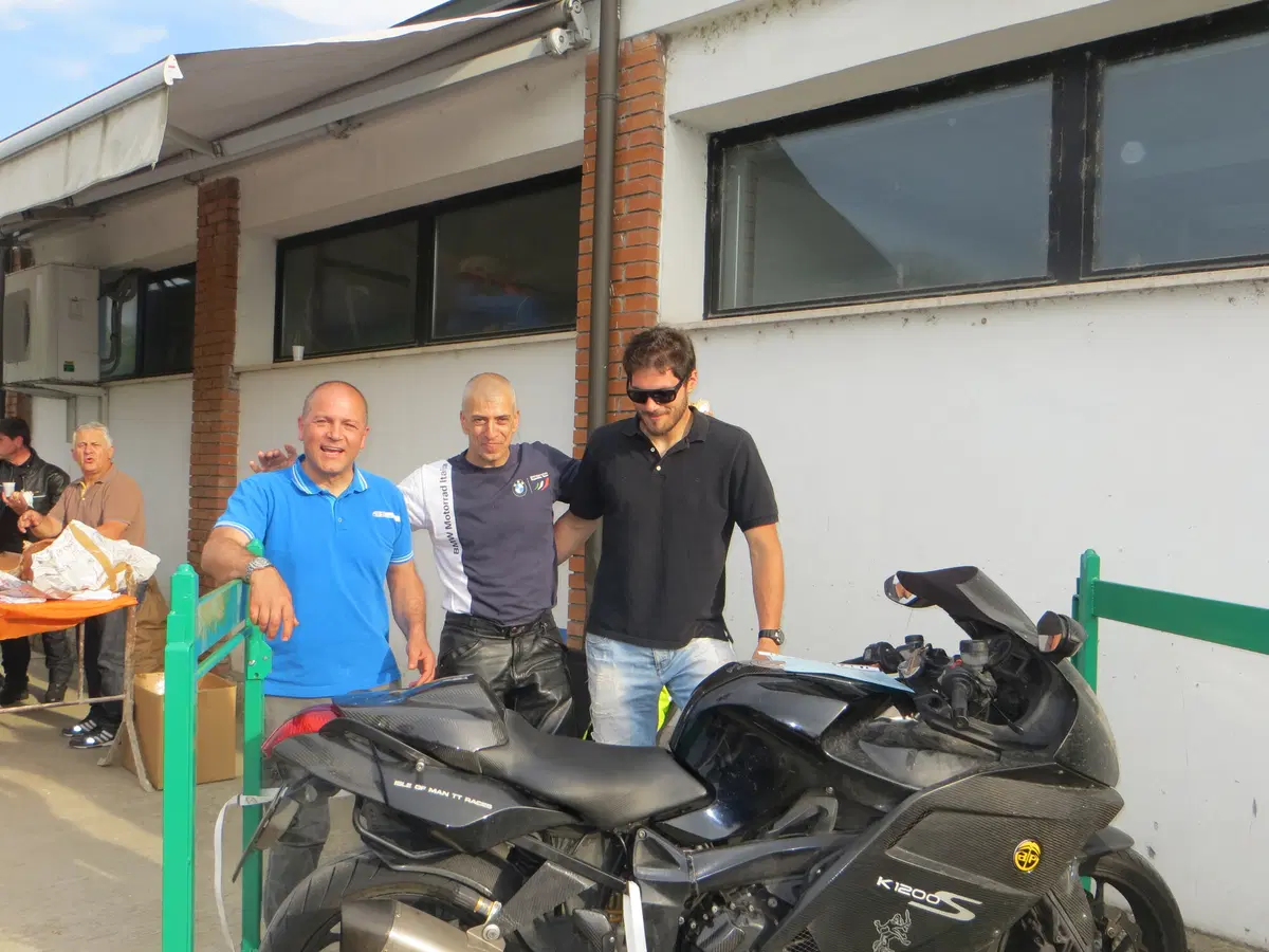 Una BMW K1200S con 300.000 km