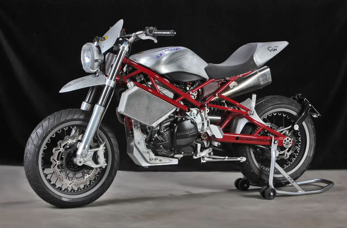 CR&S crea la Vun stile motard: la Exposisiun (2)