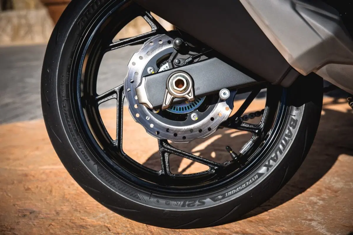 Suzuki GSX-S750  2017 (5)