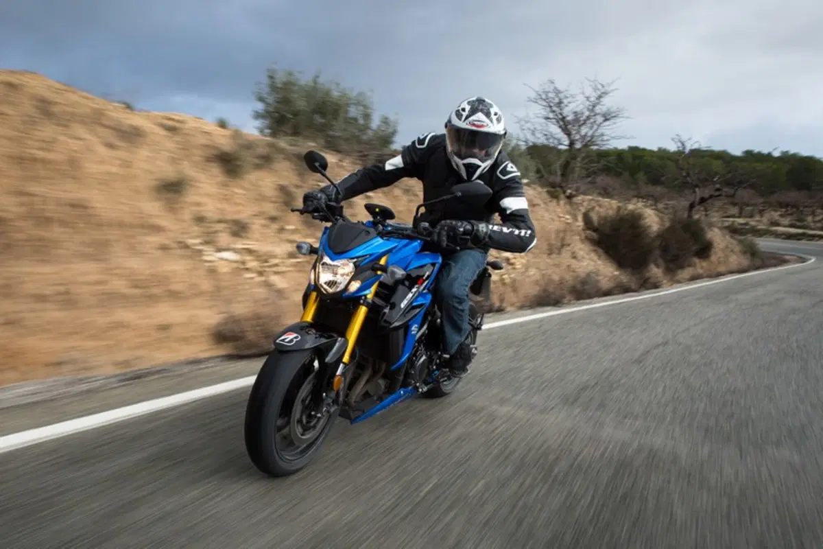 Suzuki GSX-S750  2017 (15)