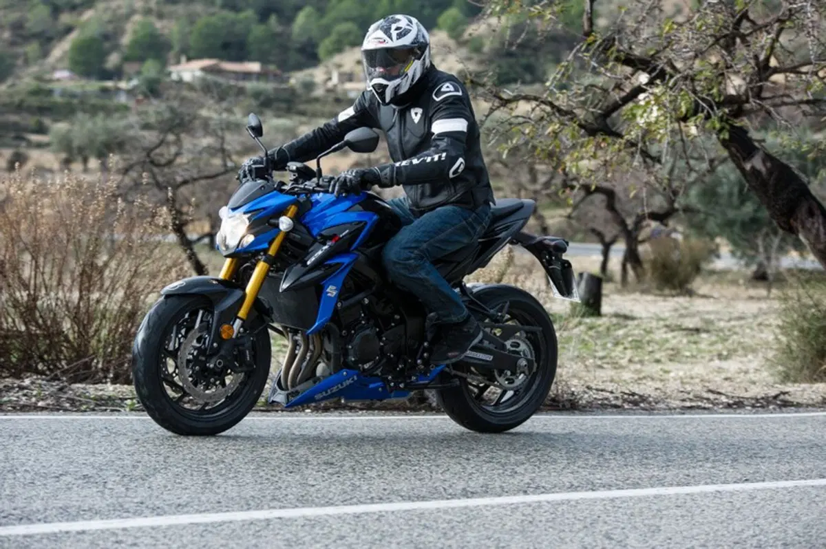 Suzuki GSX-S750  2017 (16)