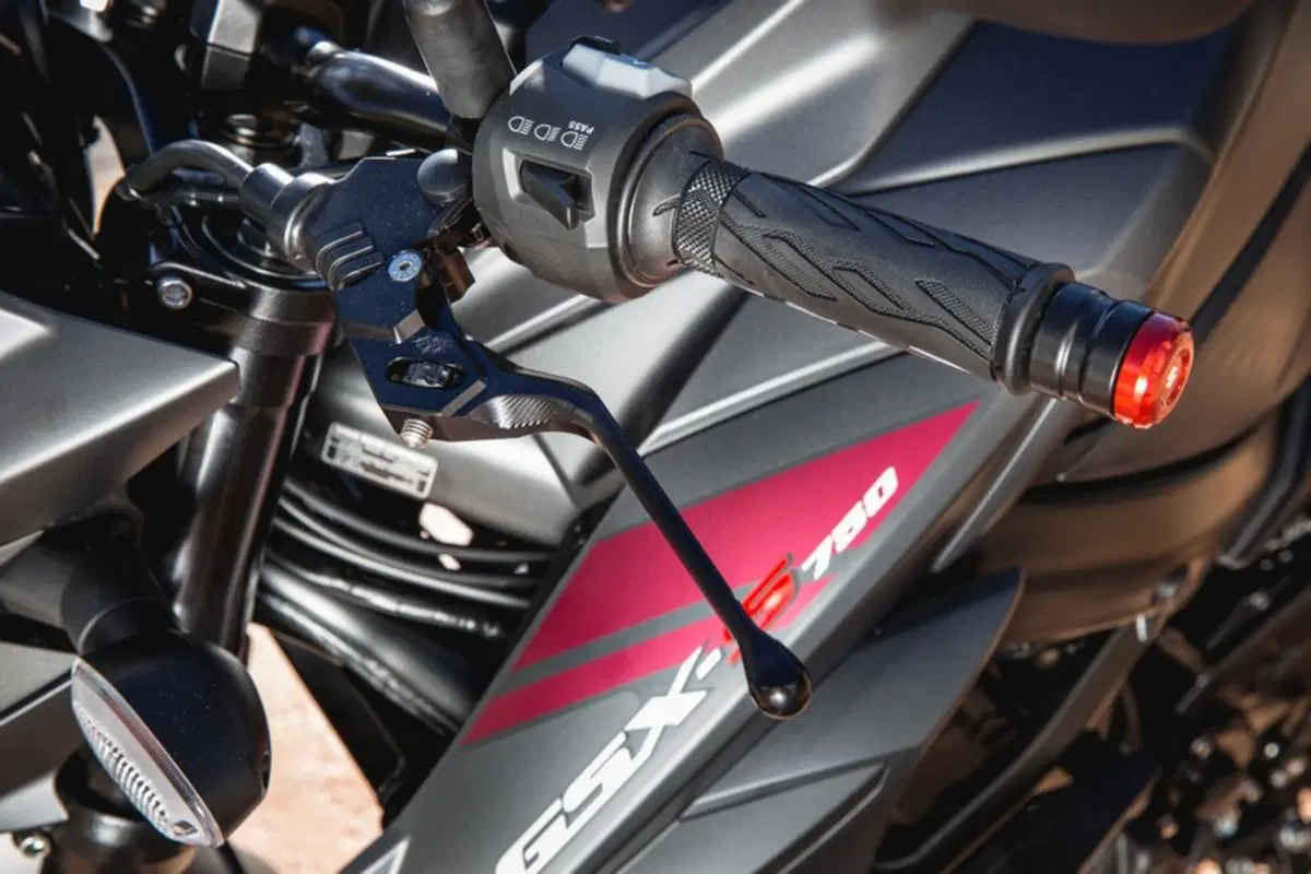 Suzuki GSX-S750  2017 (6)
