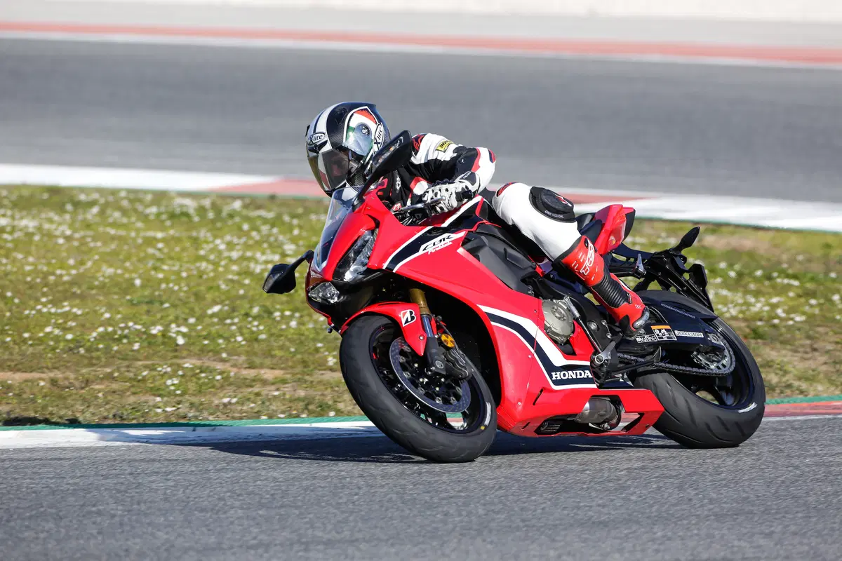 Honda CBR 1000RR Fireblade / Fireblade SP (3)