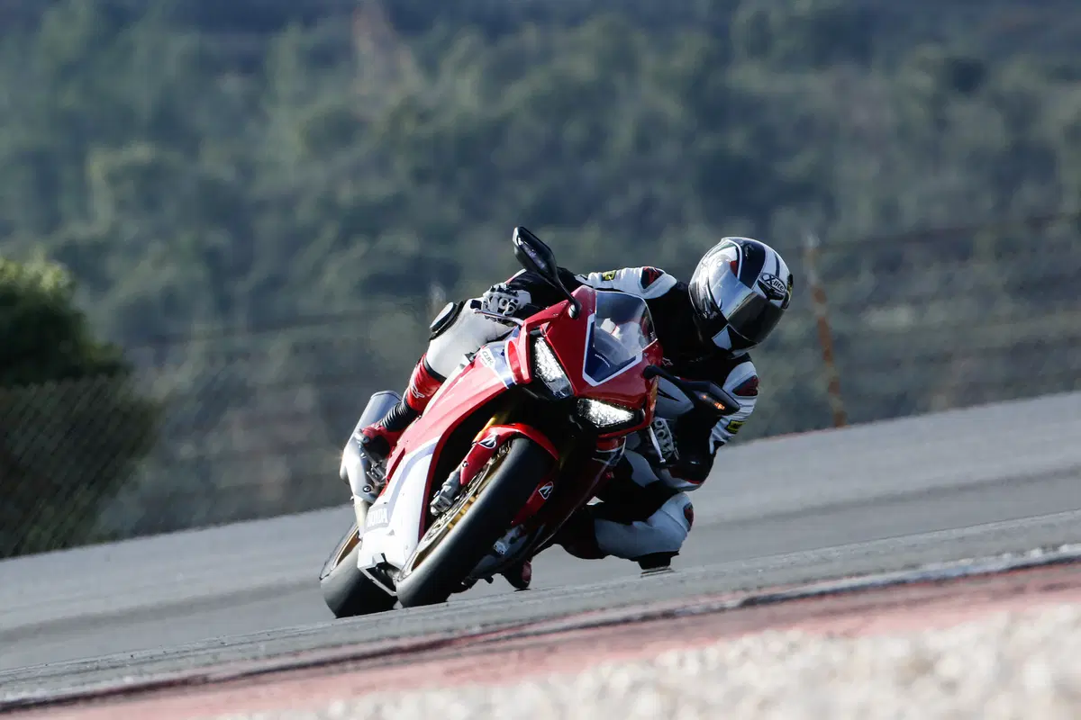 Honda CBR 1000RR Fireblade / Fireblade SP (4)