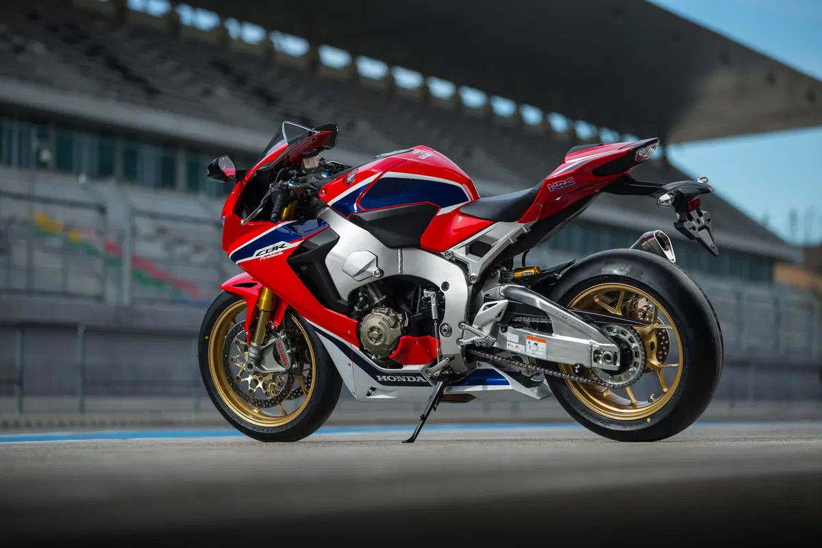 Honda CBR 1000RR Fireblade / Fireblade SP (13)