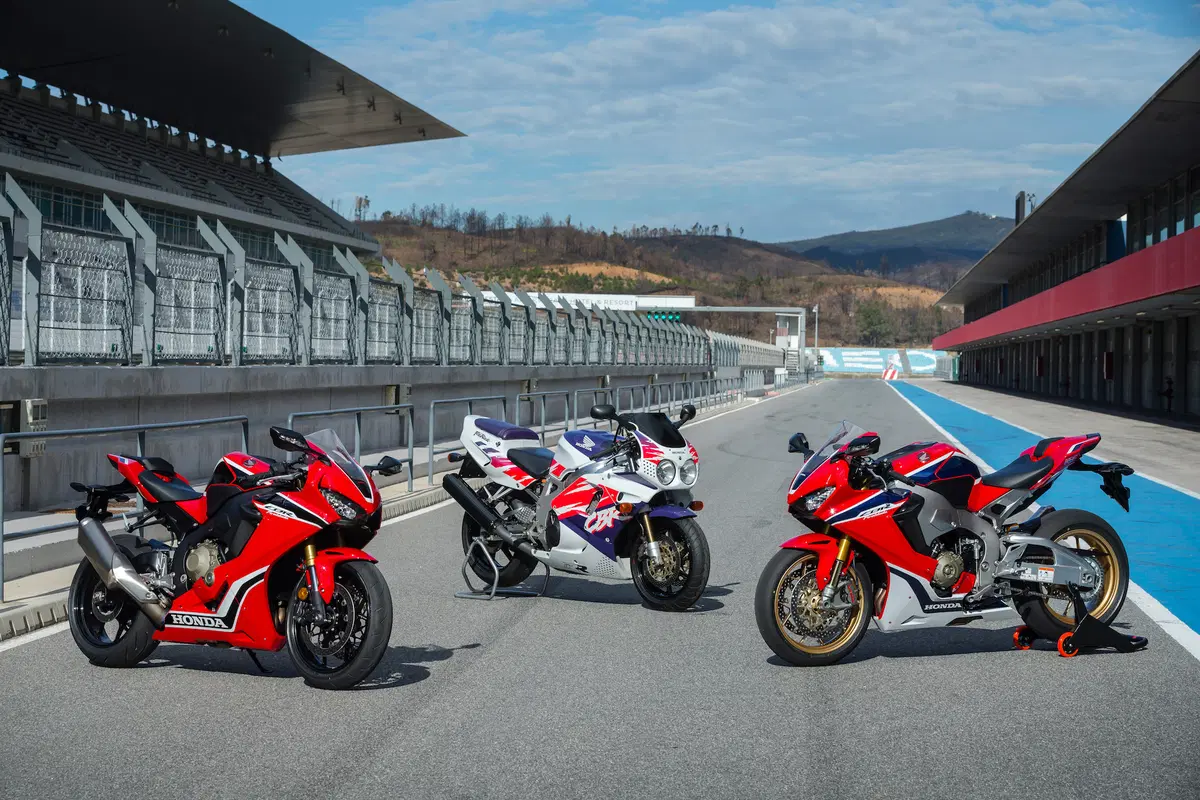 Honda CBR 1000RR Fireblade / Fireblade SP (11)