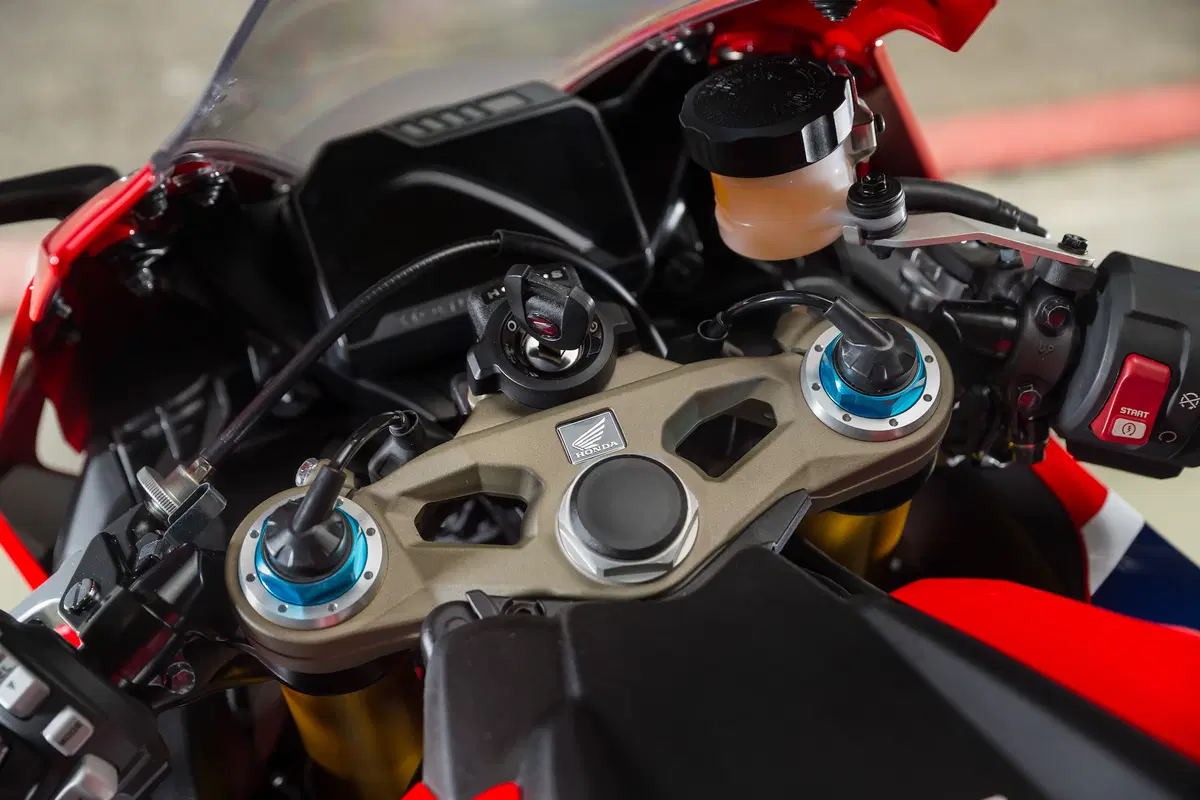 Honda CBR 1000RR Fireblade / Fireblade SP (21)