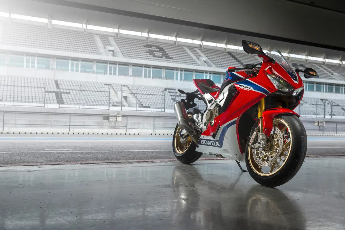 Honda CBR 1000RR Fireblade / Fireblade SP (23)