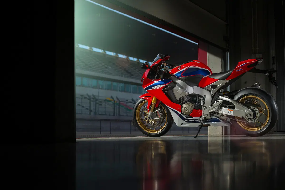 Honda CBR 1000RR Fireblade / Fireblade SP (19)