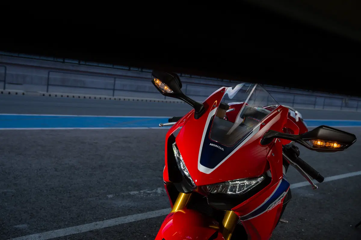 Honda CBR 1000RR Fireblade / Fireblade SP (29)