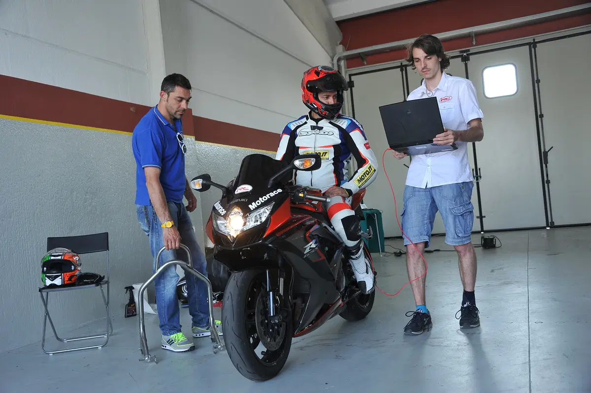 IRC Components, elettronica per aggiornare le sportive di ieri e oggi