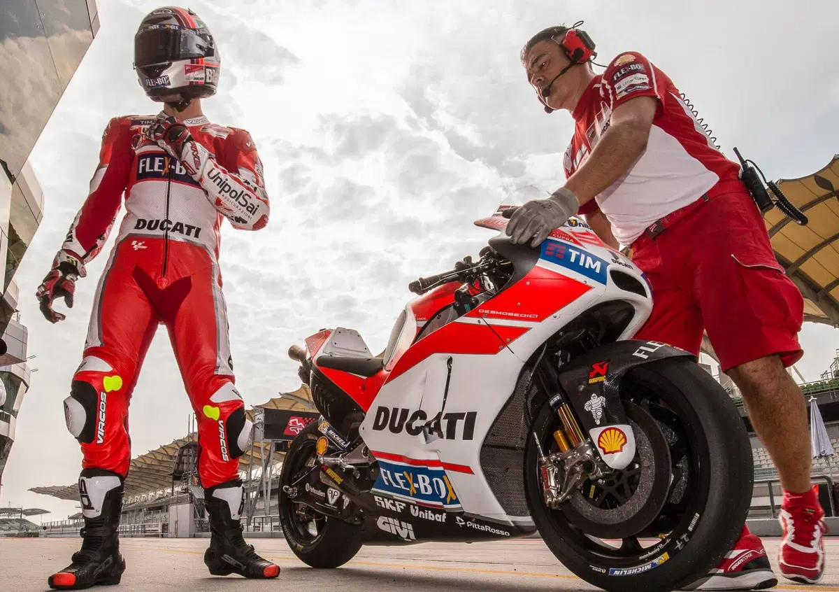 MotoGP. Test Sepang. Lorenzo: "Peggio delle aspettative"