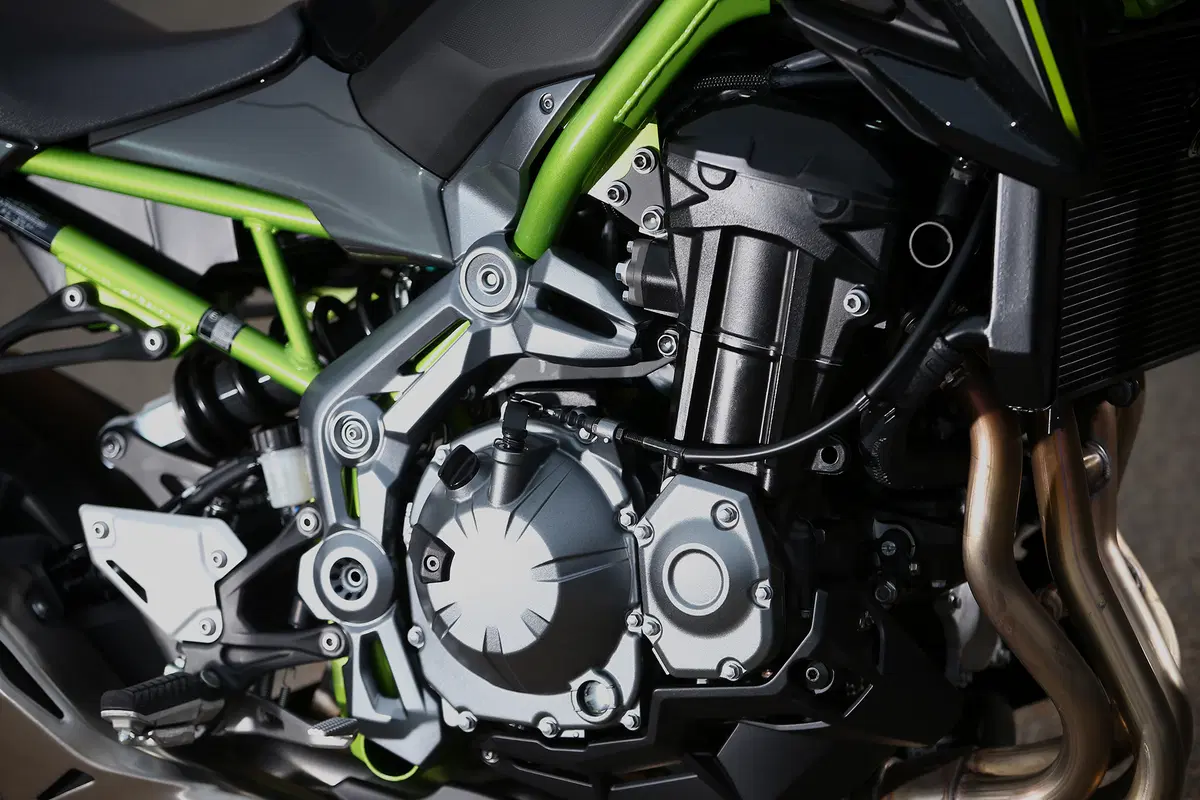 Kawasaki Z900 (7)