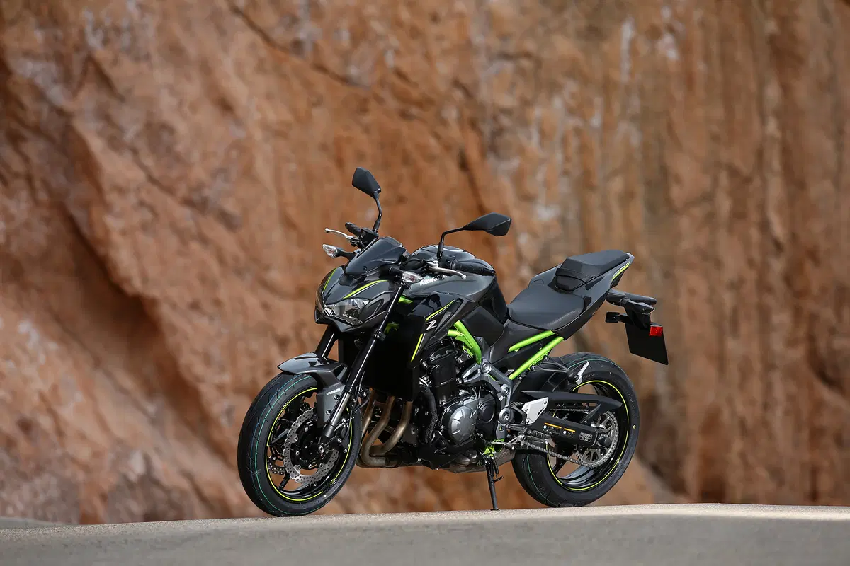 Kawasaki Z900 (11)