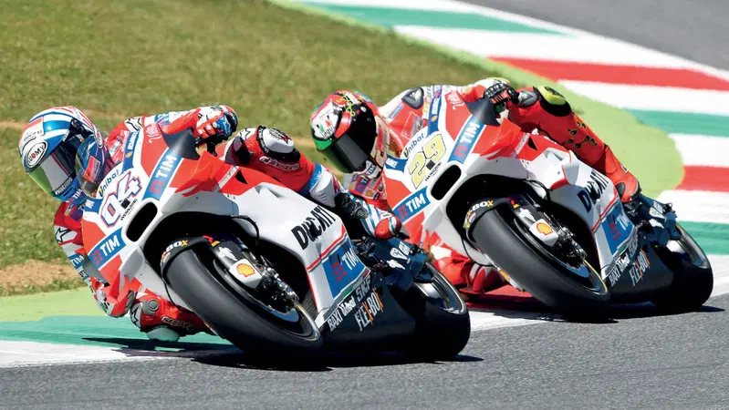Libri per motociclisti. "Ducati Corse. 2016 Official Yearbook"