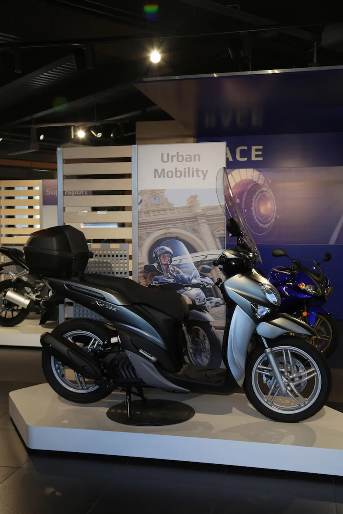 Moto Shop Parma: la nuova Visual Identity Yamaha parte dall’Italia (3)