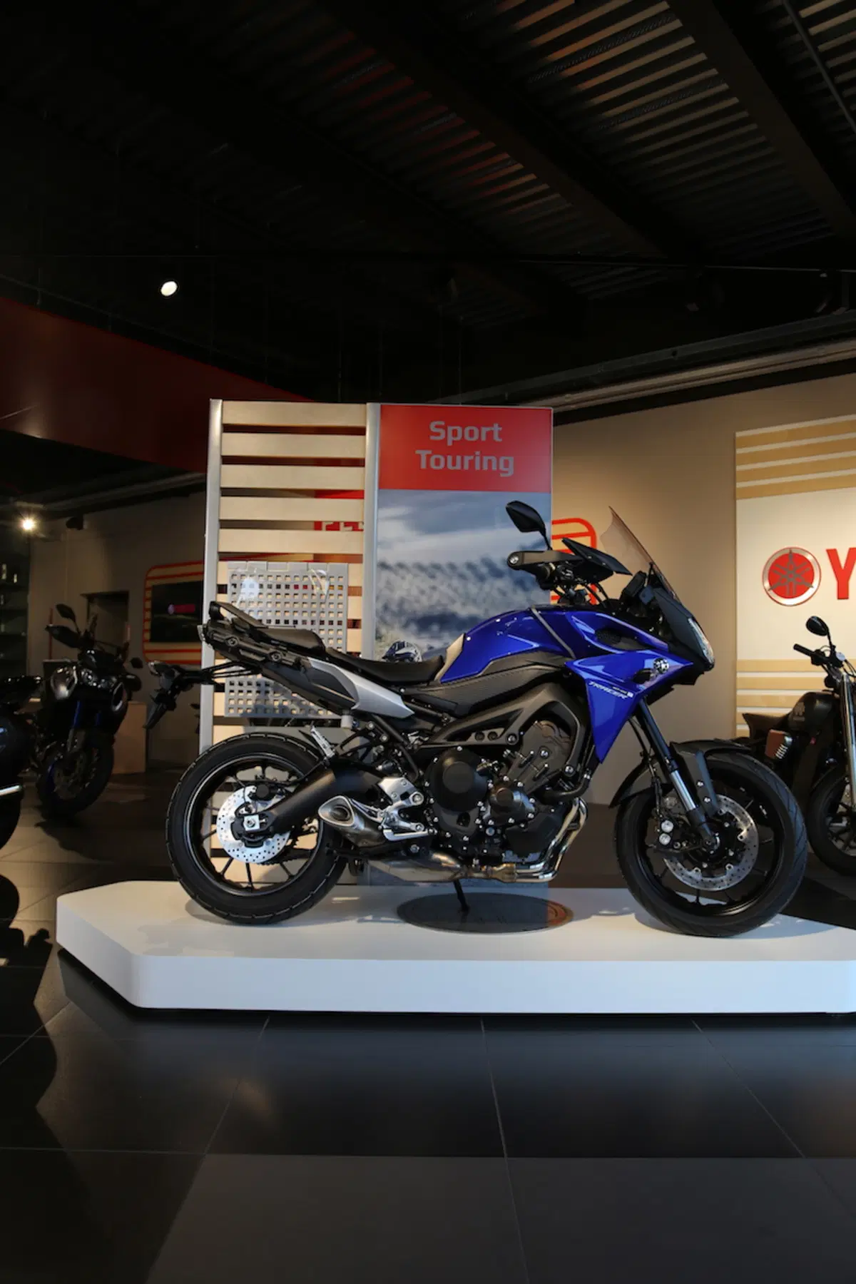 Moto Shop Parma: la nuova Visual Identity Yamaha parte dall’Italia (5)