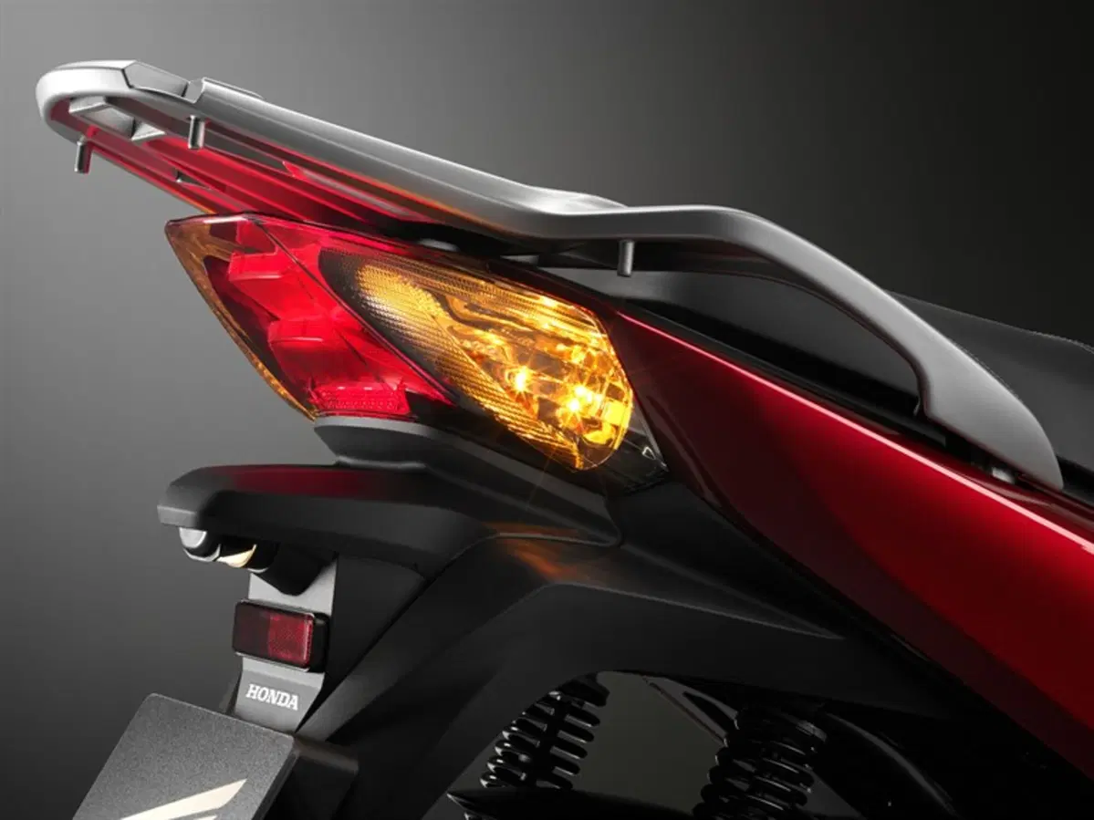 Honda SH125i e SH150i, gli scooter dei primati si rinnovano (32)