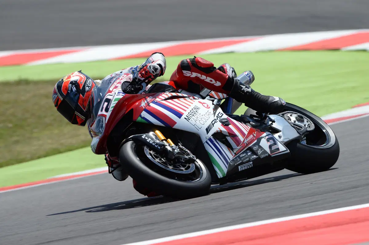 MV Agusta F3 RC vince a Misano con Missoni (6)