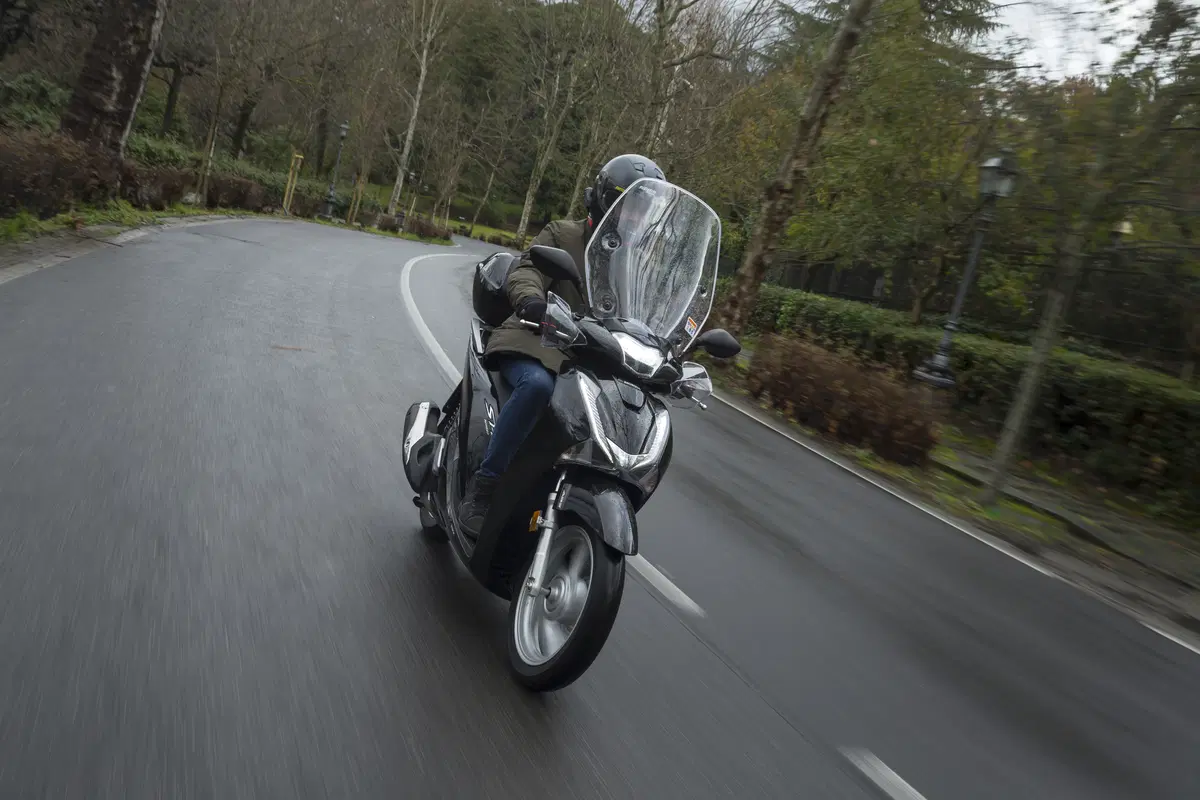 Honda SH125i e SH150i, gli scooter dei primati si rinnovano (15)