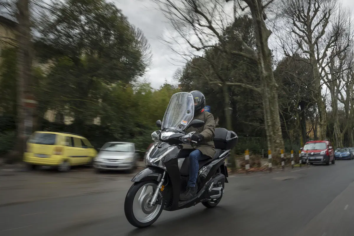 Honda SH125i e SH150i, gli scooter dei primati si rinnovano (17)