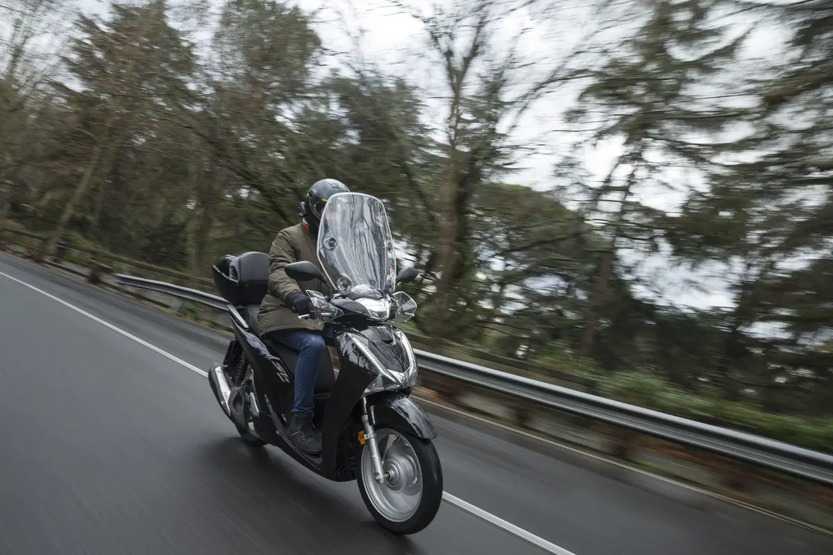 Honda SH125i e SH150i, gli scooter dei primati si rinnovano (16)