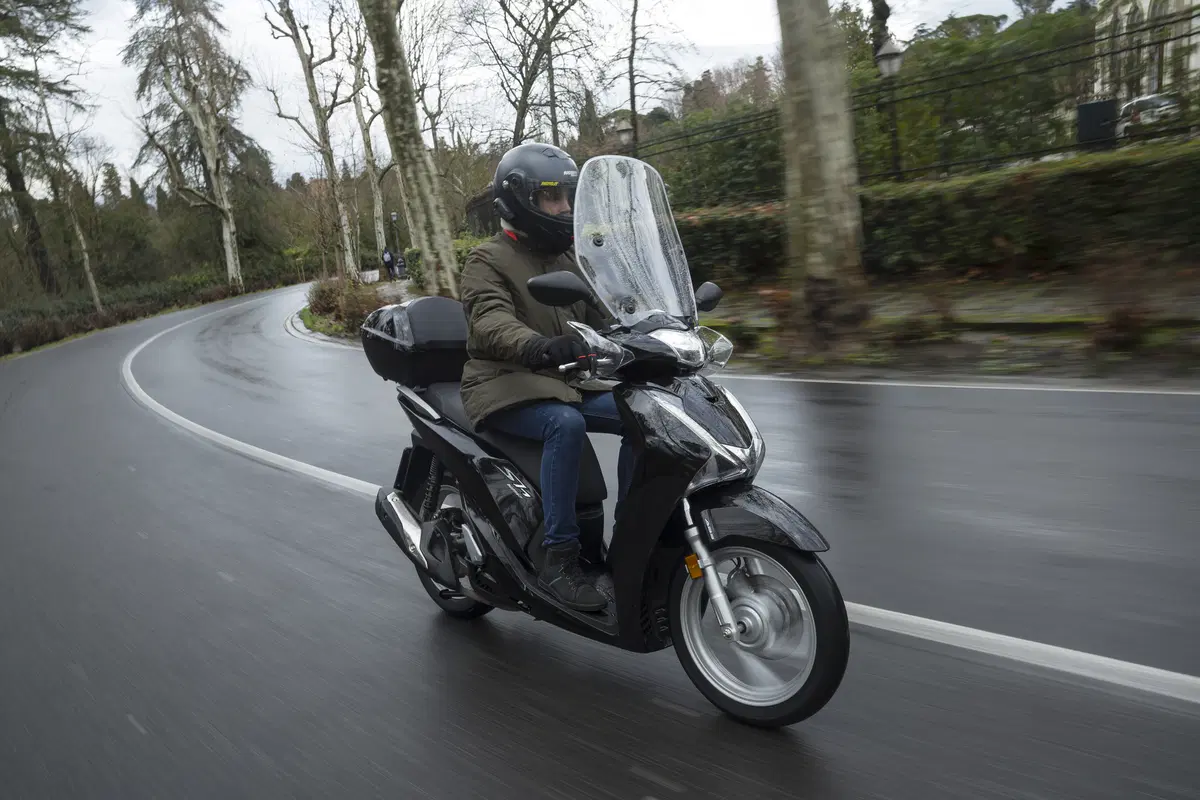 Honda SH125i e SH150i, gli scooter dei primati si rinnovano (20)