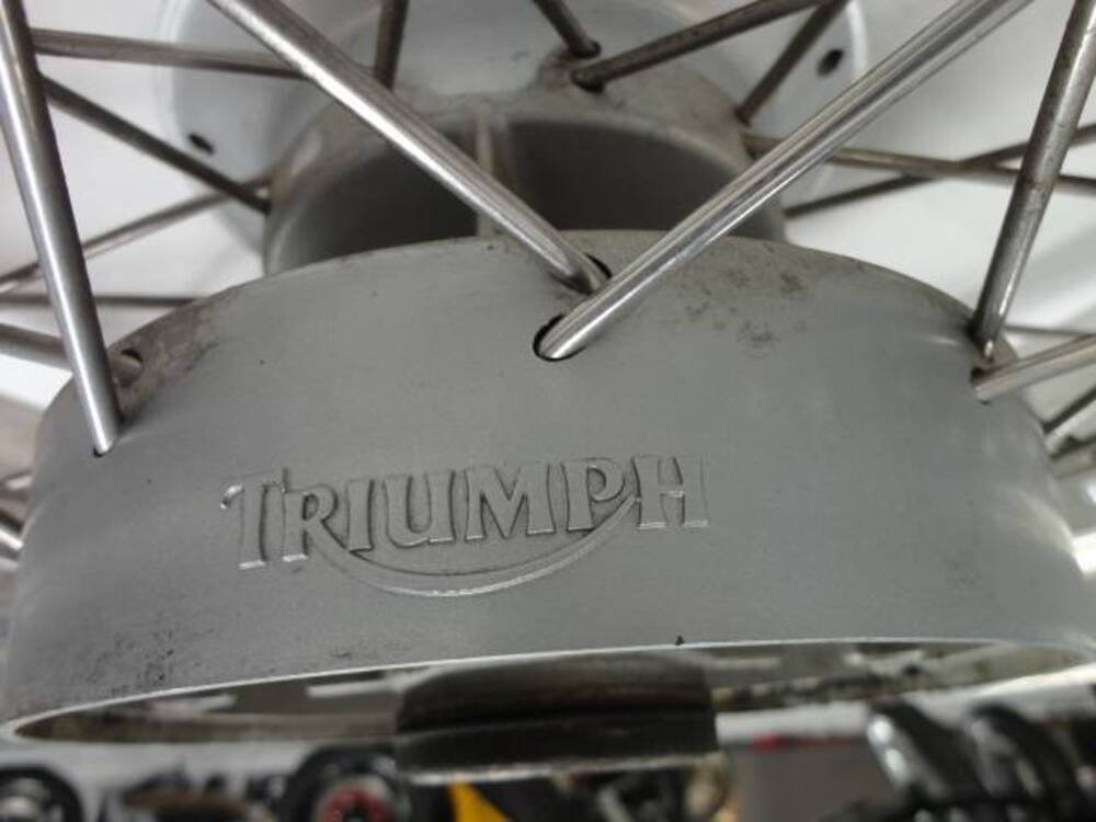 Ruota Triumph Thunderbird Sport (4)