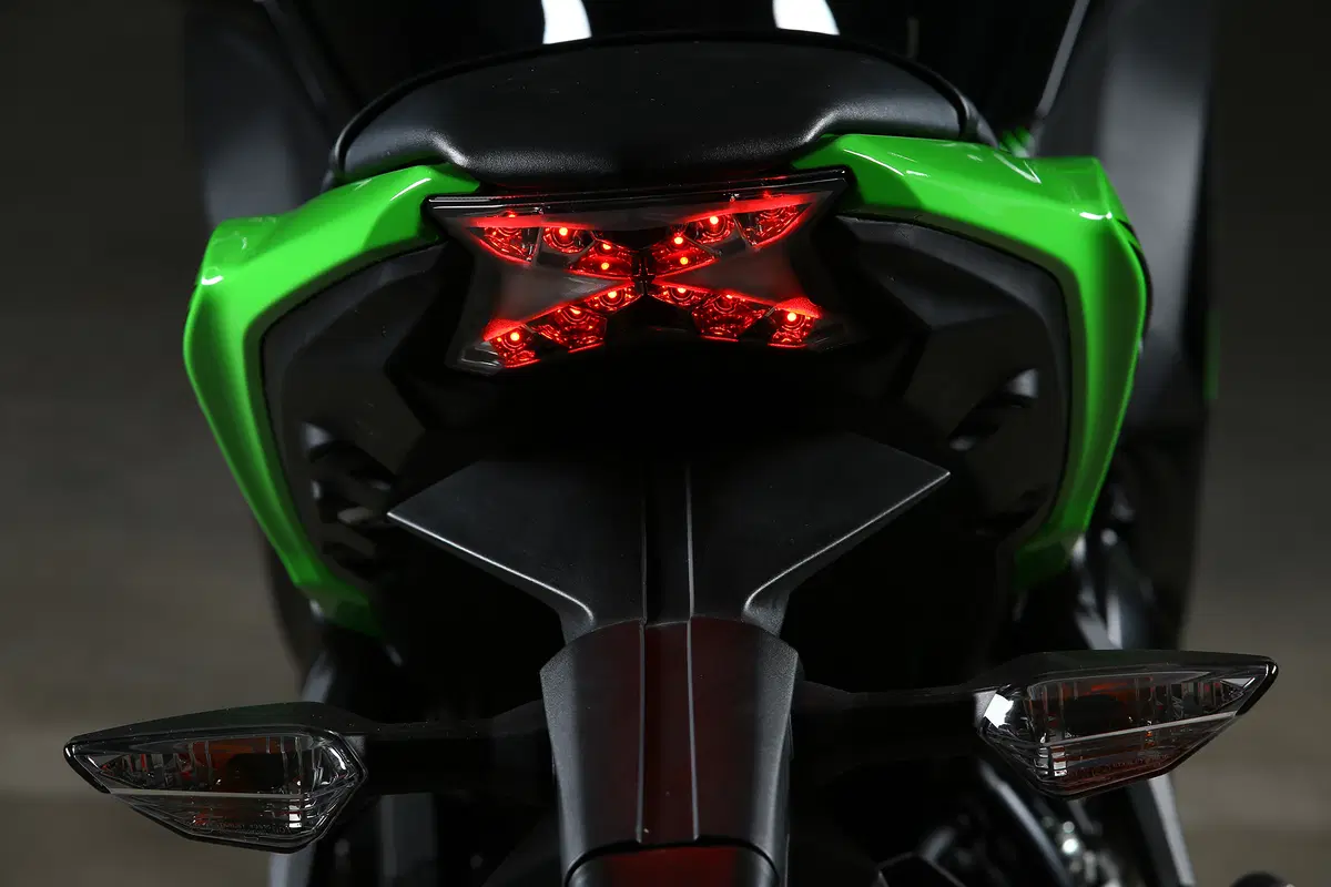Kawasaki Ninja 650 KRT  2017 (4)