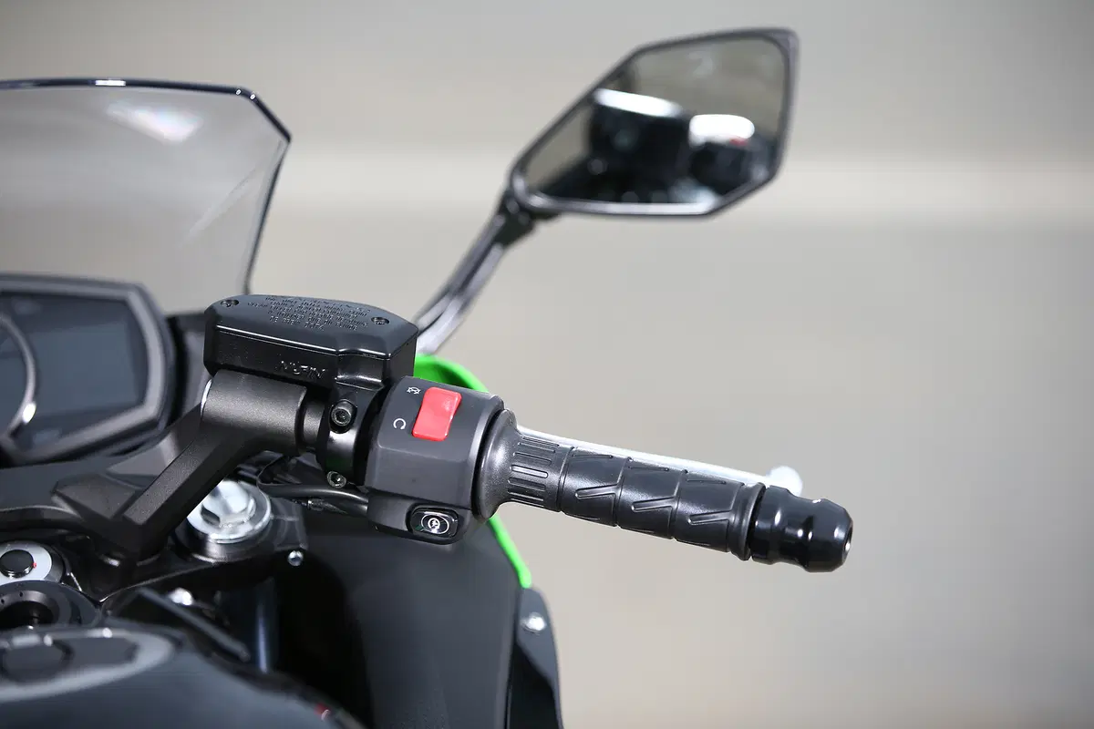 Kawasaki Ninja 650 KRT  2017 (5)